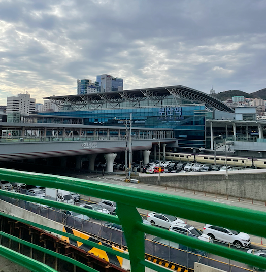 フェリーターミナルから見える釜山駅